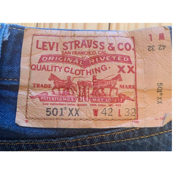 Men's 501xx dark blue Jeans - button fly - Like New - W42 L32 - Picture 6 of 8